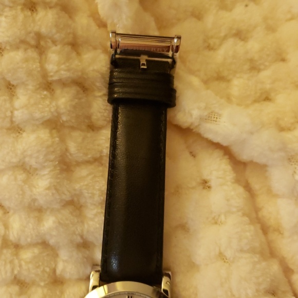 Men's Burberry watch gently used No Box - Picture 7 of 7